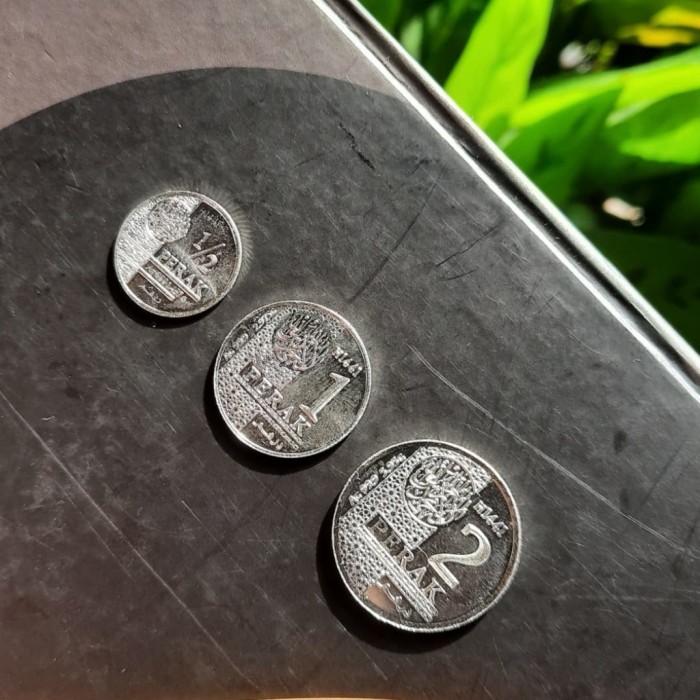 LOGAM MULIA 1/2 0.5 0,5 DIRHAM WAKALA TIKWAN KOIN PERAK MURNI FINE SILVER COIN (RD)