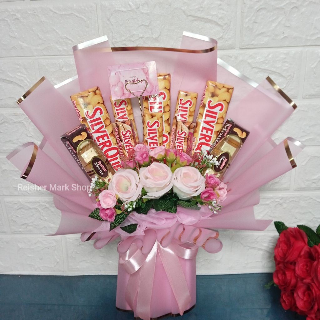 

Buket coklat silverqueen + bunga - buket graduation, wisuda, birthday, anniversary