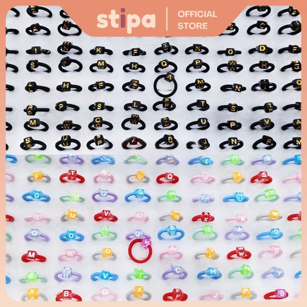 STIPA Cincin Motif Huruf Alfabet Kupu Warna Hitam Mainan Anak Pria Wanita Karet Plastik CHUF