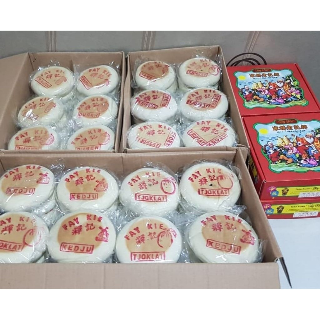

Fay Kie Kue Bulan Roda / Kue Bulan Putih / Tiong Ciu Pia / Mooncake