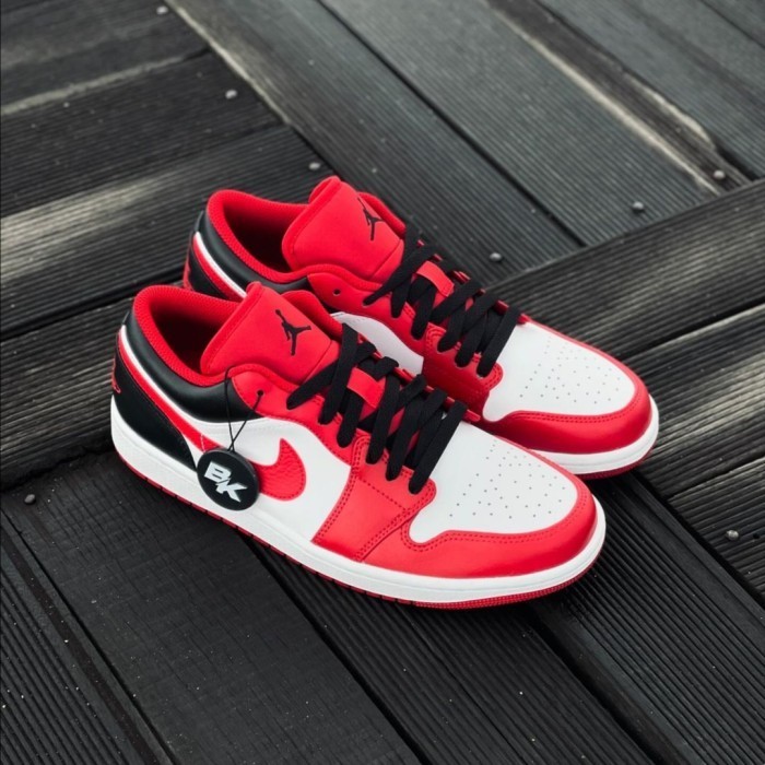 AIR JORDAN 1 LOW CHICAGO BULLS MEN