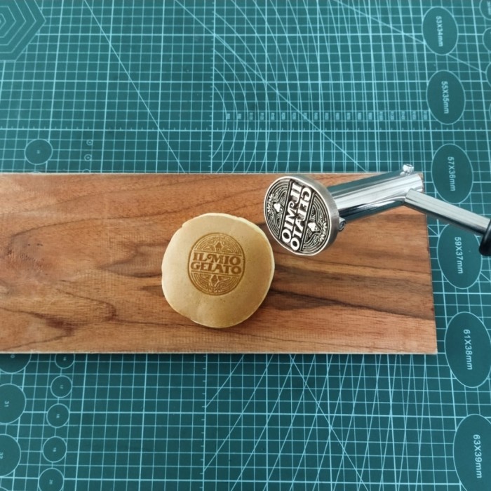 

Stempel Roti Kue Hot Stamp Cake