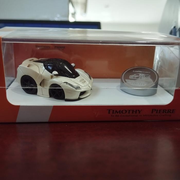 CSM... Timothy & Pierre (Q Car) Laferrari limited edition 399 pcs - white