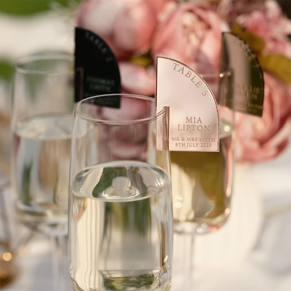 

30/50Pcs Custom Wedding Favor Acrylic Name Tags,Wine Charm Table Decor,Place Cards with Table Numbers,Place Setting, Drink Tag