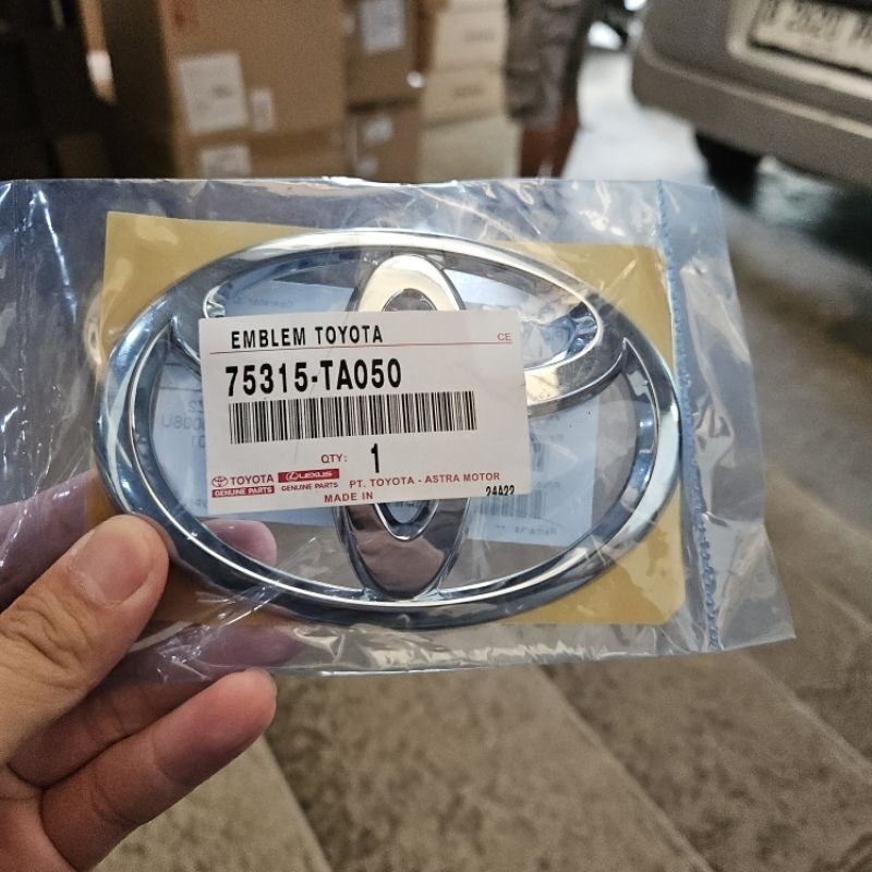 emblem logo ban serep toyota rush 2006 2007 2008 2009 2010 2011 2012 2013 2014 2015 2016 2017 ori