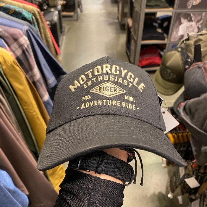 EIGER TOPI PRIA SERIES RIDING GAUCHO CAPS - BLACK