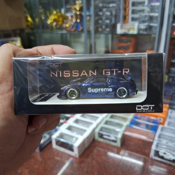 DOT Model Skala 64 Nissan GTR R35 Supreme Chameleon Purple Limited ( 145 of 499)