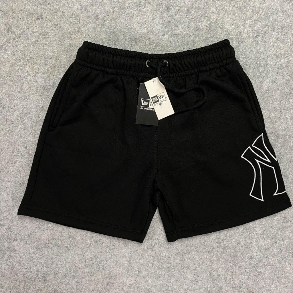 CELANA PENDEK SHORT PANTS NEW ERA NY NEW YORK YANKEES SIDE OUTLINE LOGO BLACK FULL TAG