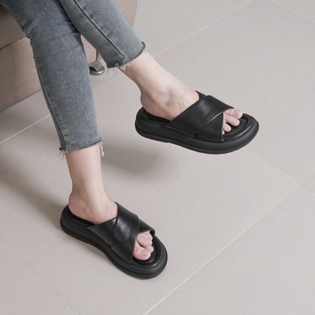 Sarasara - Sandal Wedges Wanita 3 Cm Kekinian Tali Silang Korean Style Loui Series