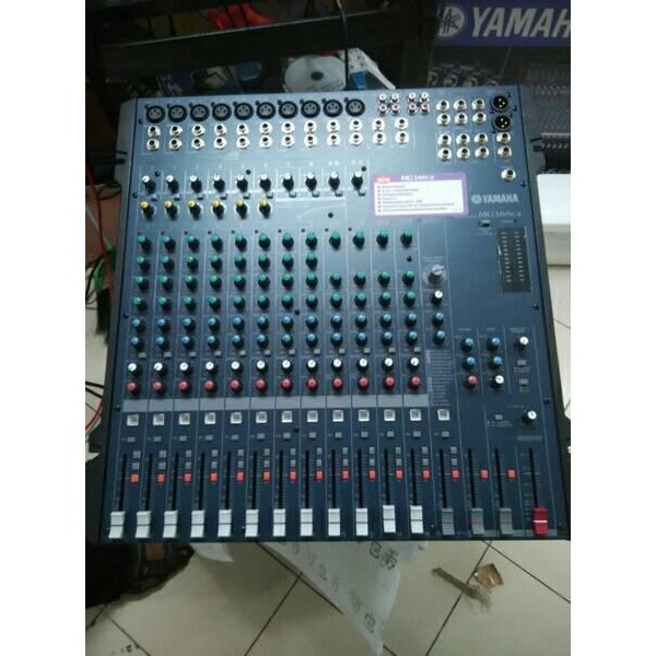Mixer yamaha MG 166cx