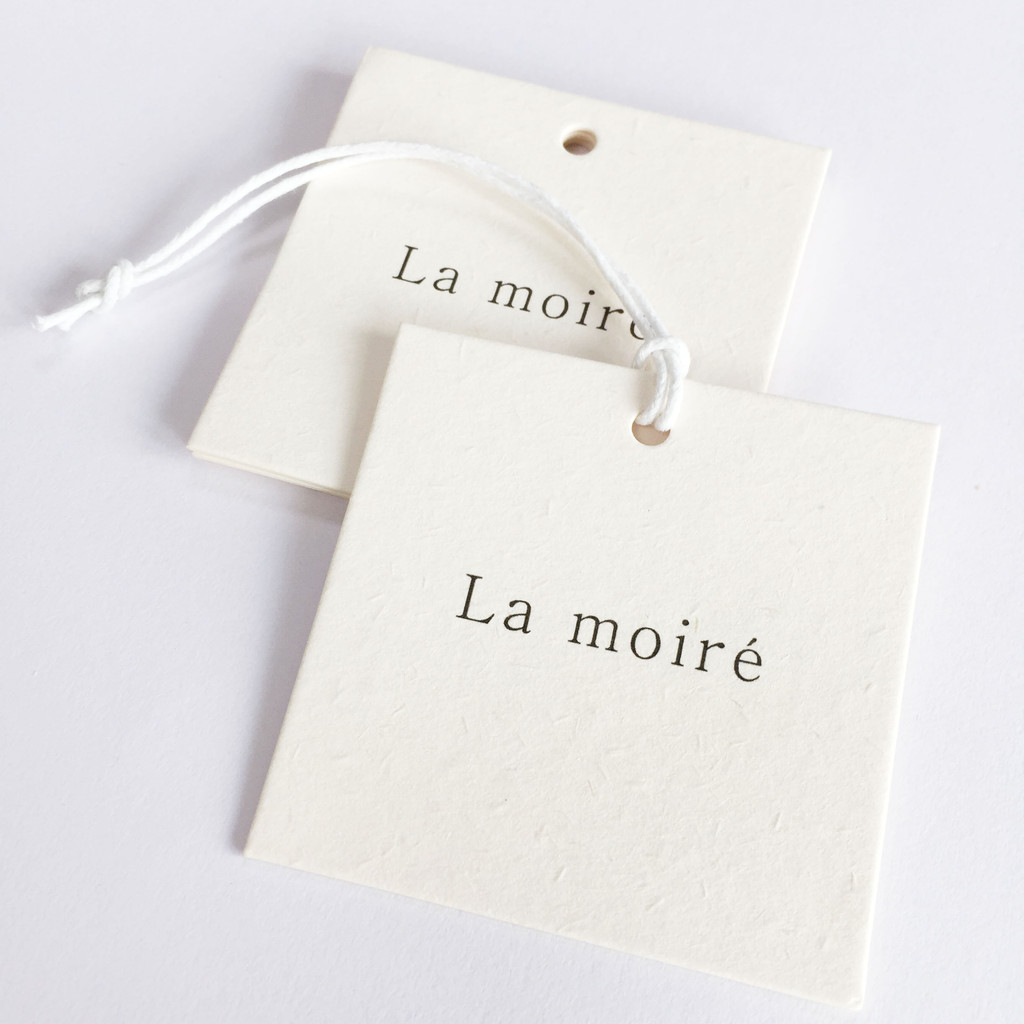 

200pcs Custom Vintage Paper Hangtag Clothing Price Size Hang Tag 350g 800g Wood Paper with CMYK Logo Printing Recycled Cardboard