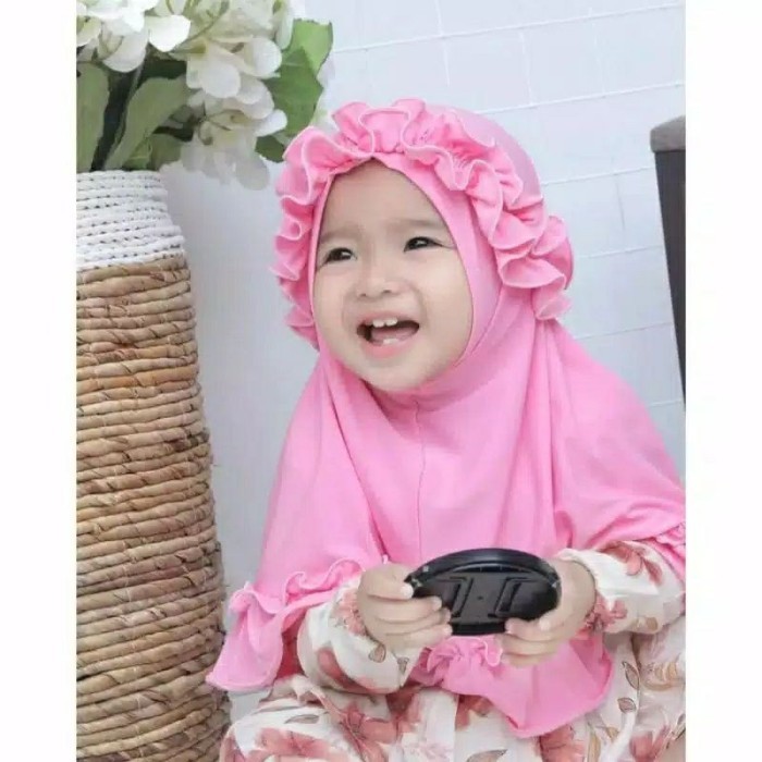 Jilbab Anak Perempuan Kerudung Bayi Raina Kriwil Gaya Manis si Kecil 0–3 Tahun Lembut untuk Buah Hat