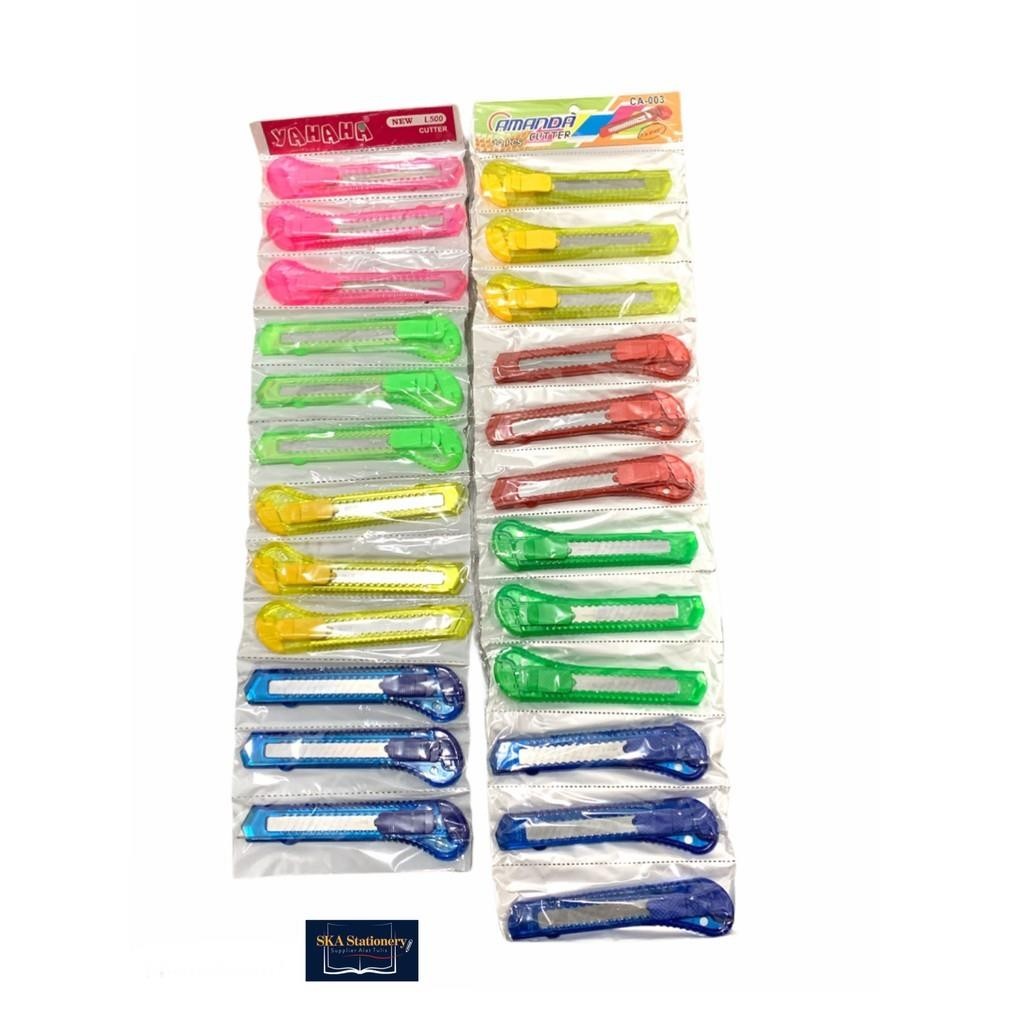 

Cutter/Pemotong Kertas/Pisau Cutter Plastik Besar (Pcs)