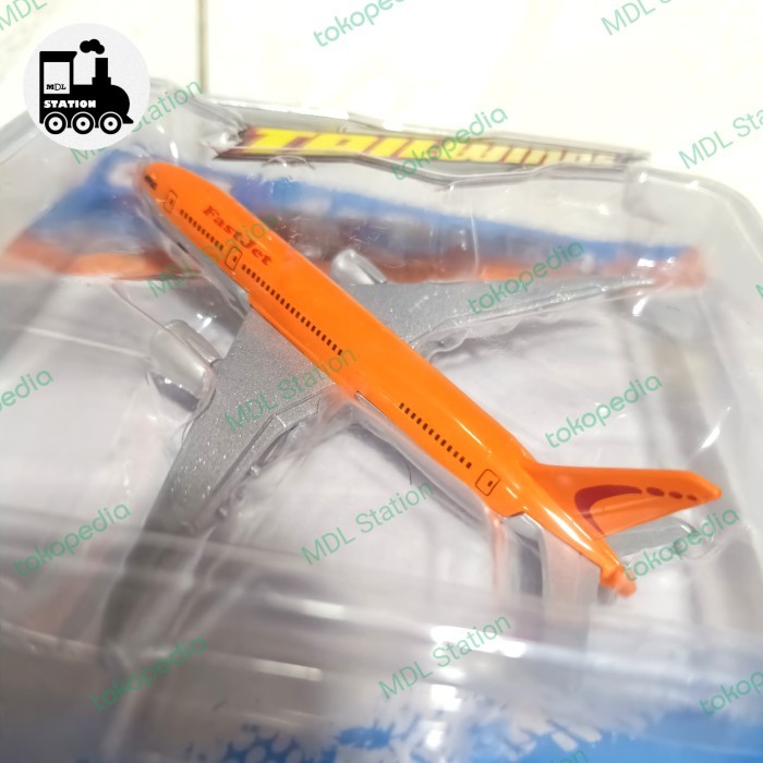 NO99 Maisto Tailwinds - Boeing 787-8 Dreamliner