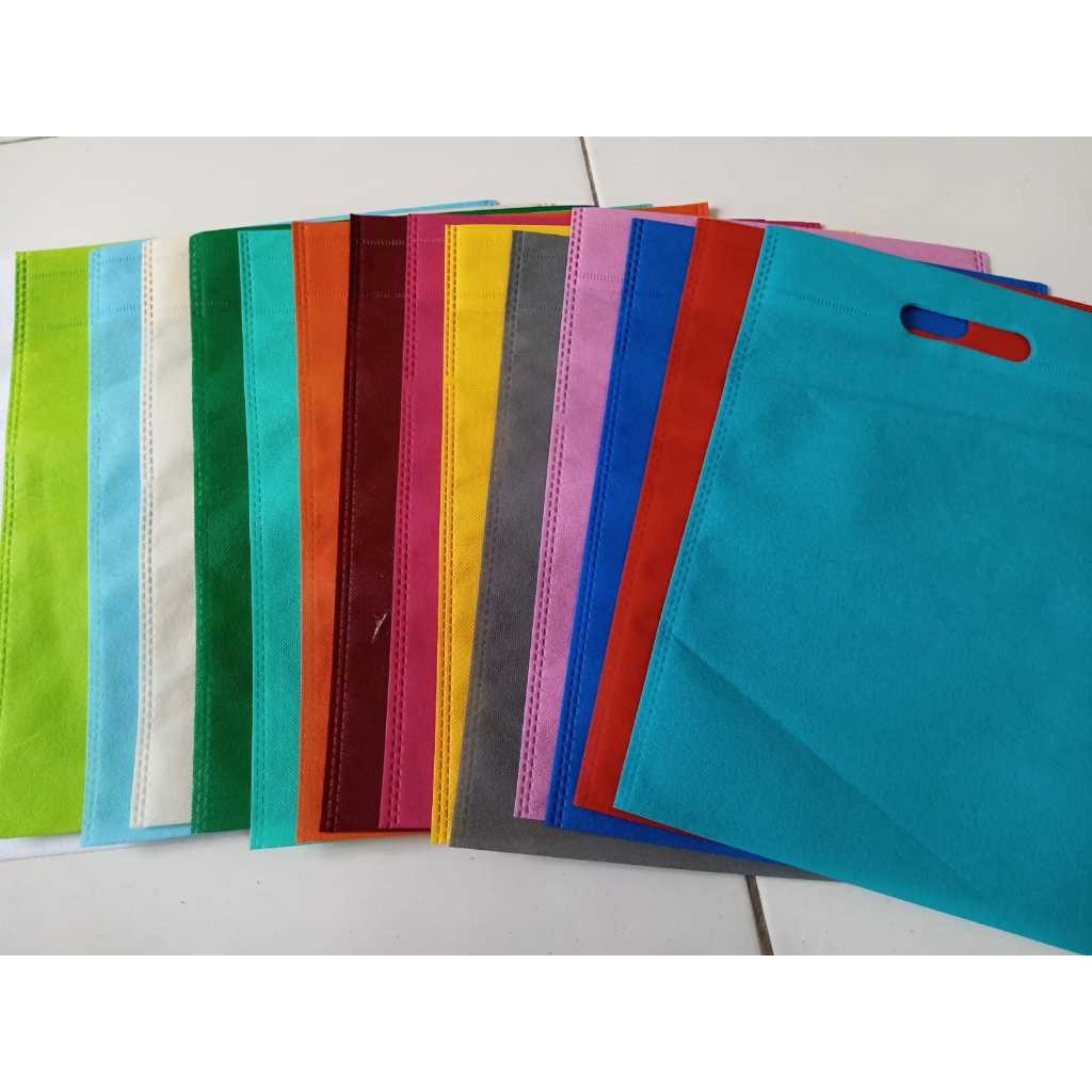 

Tas Kain Goodie Bag Oval 25X35 Kantong Totebag Belanja Lipat Tile Souvenir Ultah/Wedding