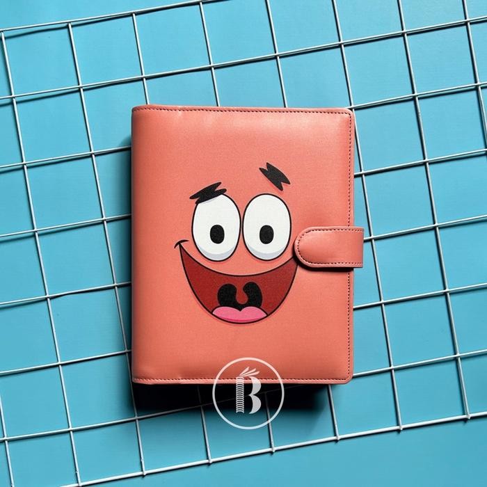 

READY Bindermu READY Binder Astronaut aesthetics kartun anime New Printing Kulit 20ring A5 26ring B5 6ring A6 - Patrick, 20ring A5 SIAP KIRIM