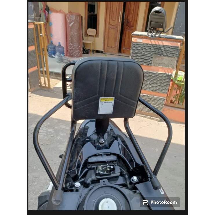 SANDARAN MOTOR VARIO 160/SAPACY MODEL LIPAT