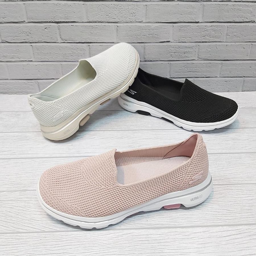 SepatuWanita Skechers GoWalk 5 Blessed Slip on
