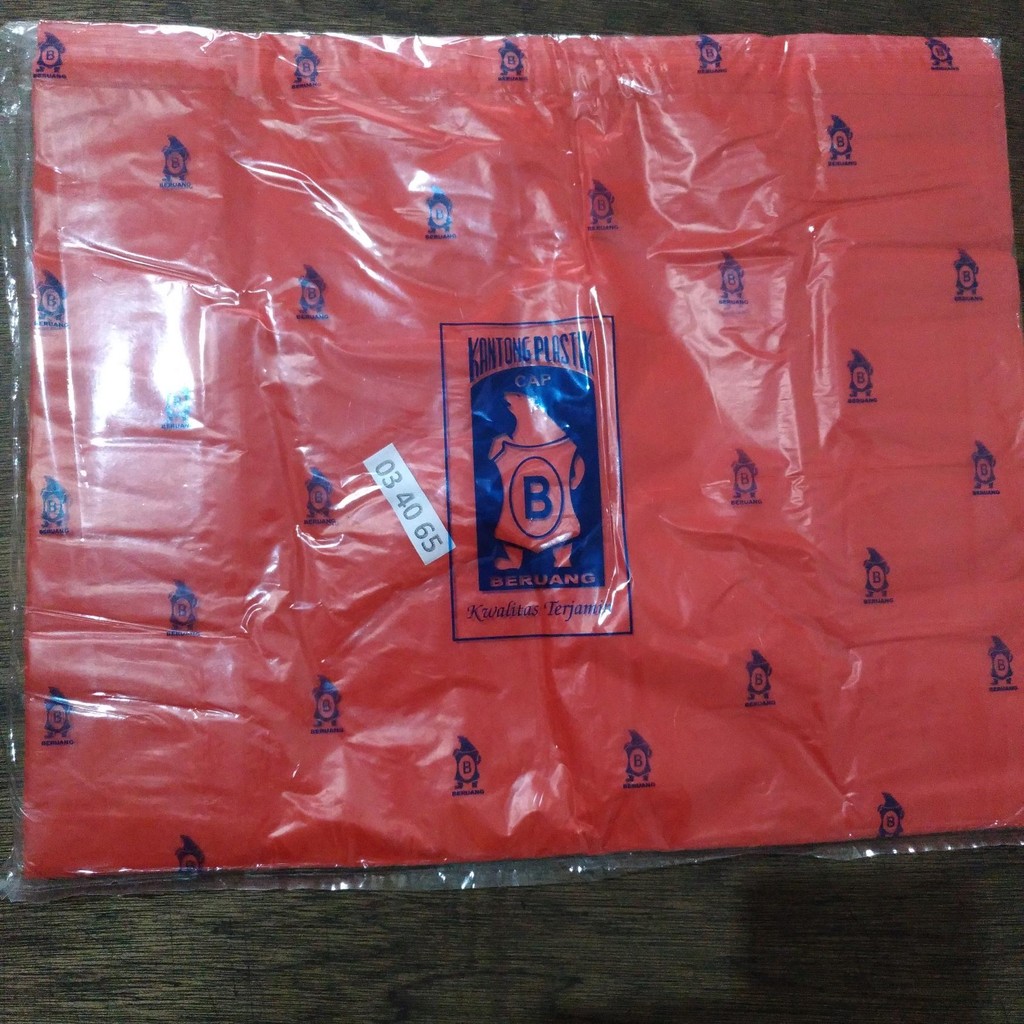 

Kantong Plastik / Kresek Merah Merk Beruang Uk. 40cm