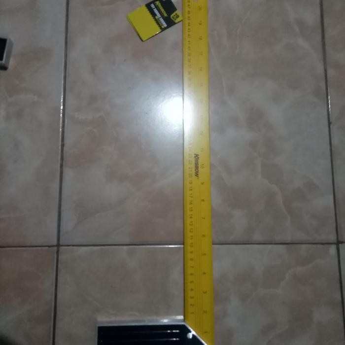 

Krisbow Penggaris Siku Besi 50 Cm
