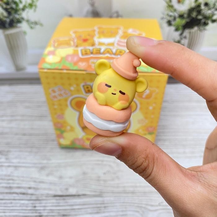 

Penghapus Mystery Bear Kuning 1 Box isi 32 PCS Lengkap CUTE Lucu Favorit Anak / Penghapus Beruang Yellow Misteri 1 Box Besar isi 32 Pack Imut Unik Stationary Fancy Kekinian Bisa Grosir dan COD