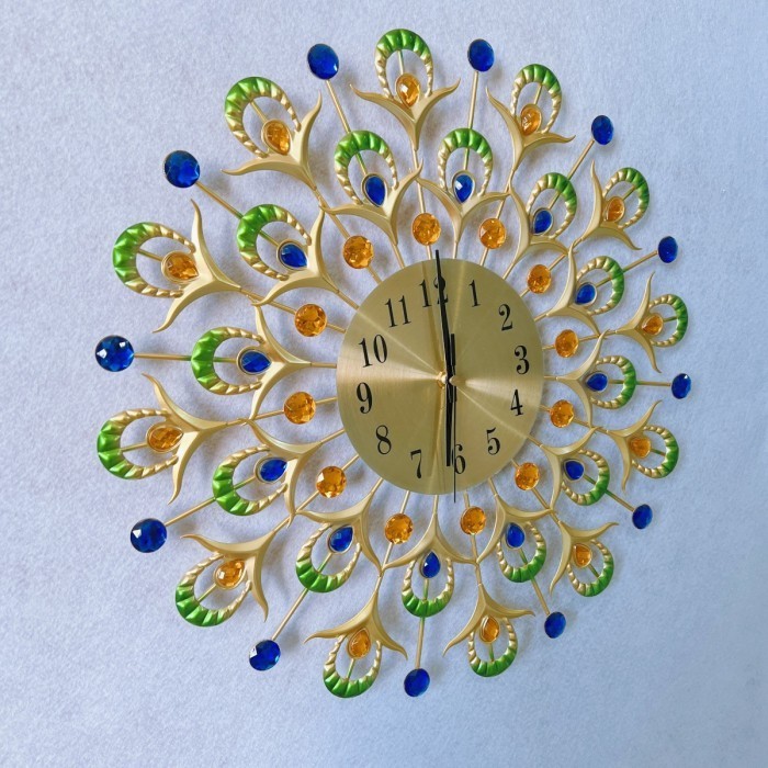 Jam Dinding Besi Elegan 44cm – Desain Klasik Eropa dengan Ornamen Bulu Burung Merak, Mesin Quartz Ji