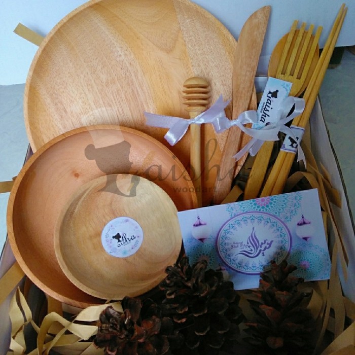 

DISKON Hampers Kayu Set / Kado Pernikahan / Hampers Set Alat Makan Kayu