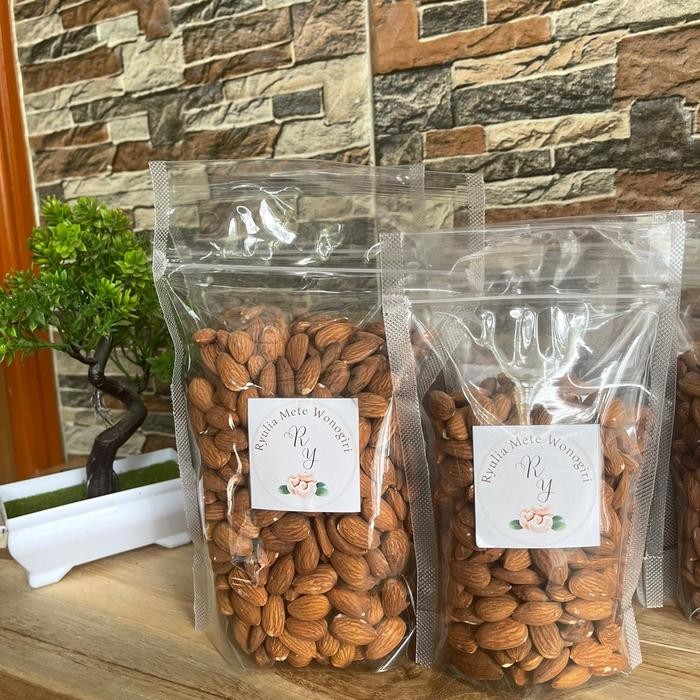 

SALE KACANG ALMOND PANGGANG ROADTED ALMOND Cemilan Food - 200 GRAMTERLARIS