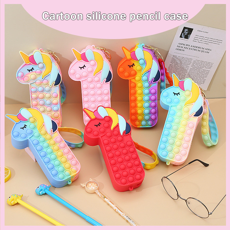 

Tas / Case / Dompet / Kotak Pensil / Tempat Pensil Pop it Karakter Unicorn