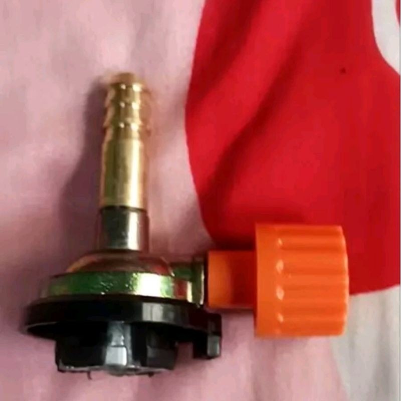 Kran konektor gas kaleng portabel untuk refil isi ulang menggunakan selang kompor gas