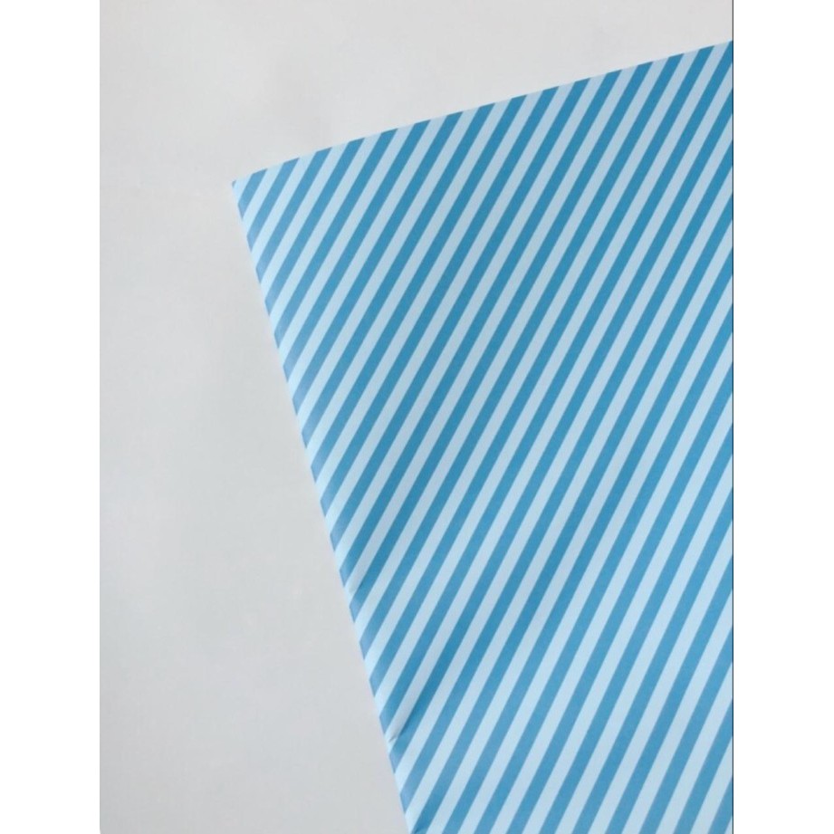 

Kertas Kado Jumbo Salur Biru