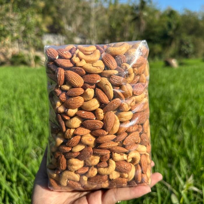 

(1KG) MIX NUTS ALMOND PANGGANG DAN METE ASLI WONOGIRI