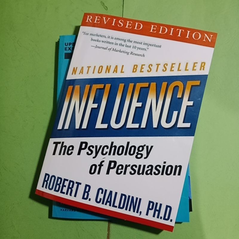 Buku influence the psychology of persuasion