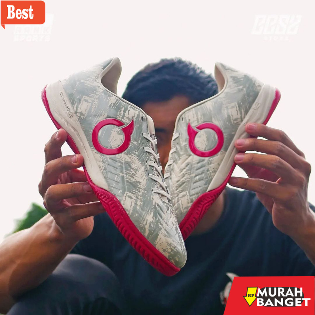 sepatu bola murah terbaik Sepatu Futsal Ortuseight Jogosala Shiver Grey Pink Ortus Jogosala Shiver G