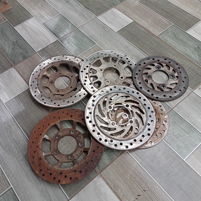 piringan cakram motor bekas bahan kerajinan