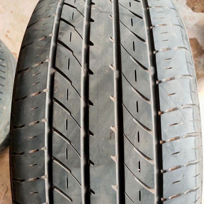 BAN MOBIL SECOND COPOTAN UKURAN 235/50 R18 TOYO TRANPATH R30
