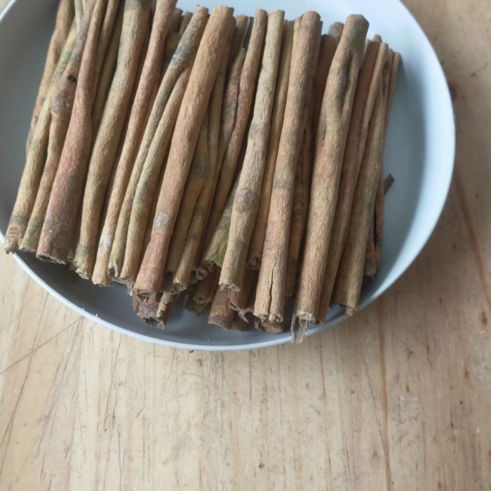 

Kayu manis / cinnamon stick 1kg 1000gram utuh