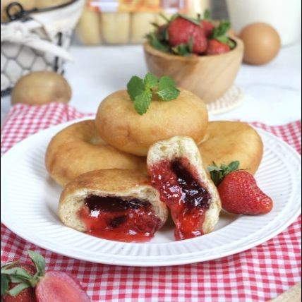 

Donat Haqy Isi Strawberry