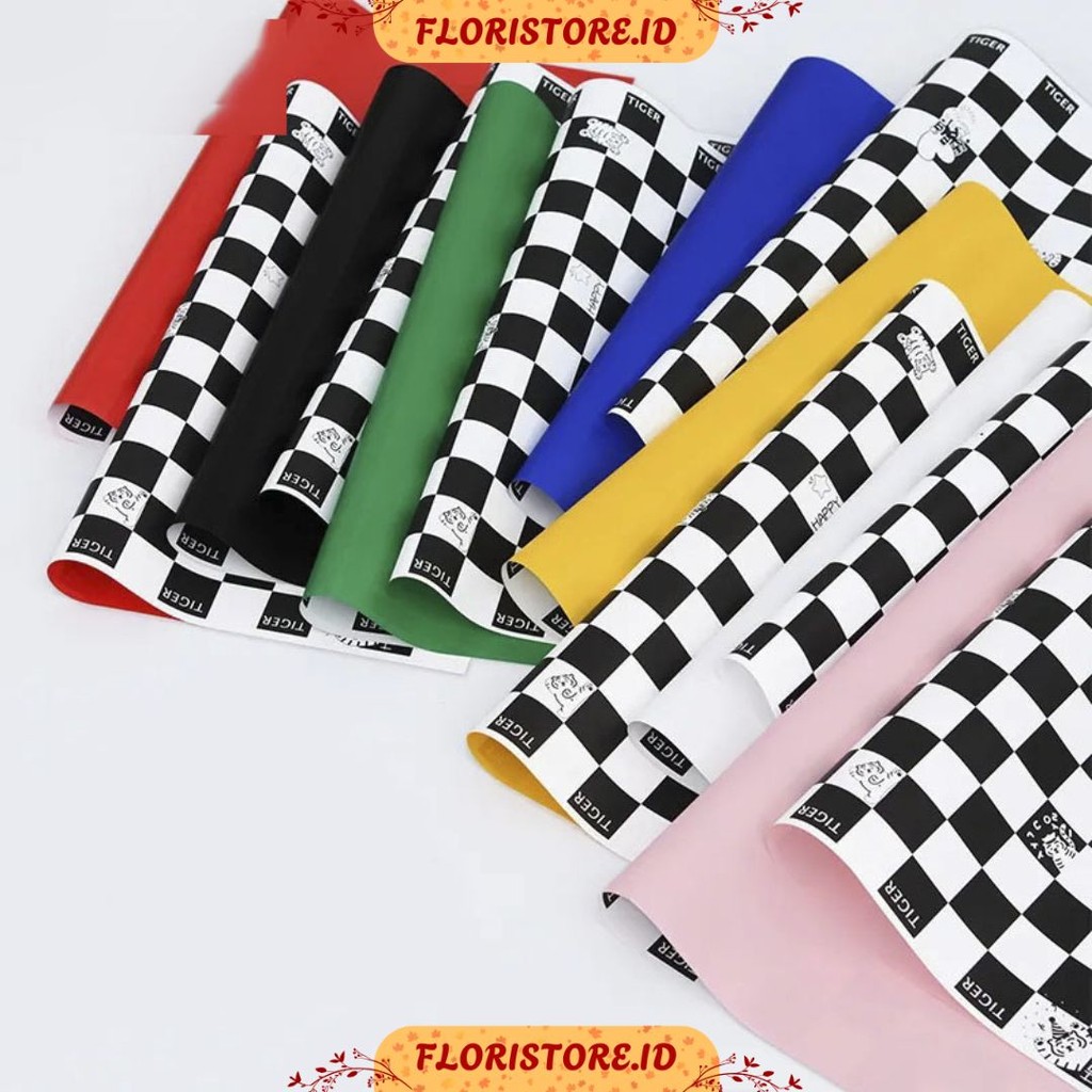 

CHECKERBOARD BACKGROUND PAPER / CELLOPHANE / FLORIST PAPER / KERTAS BUKET BUNGA / WRAPPING WRAPPER