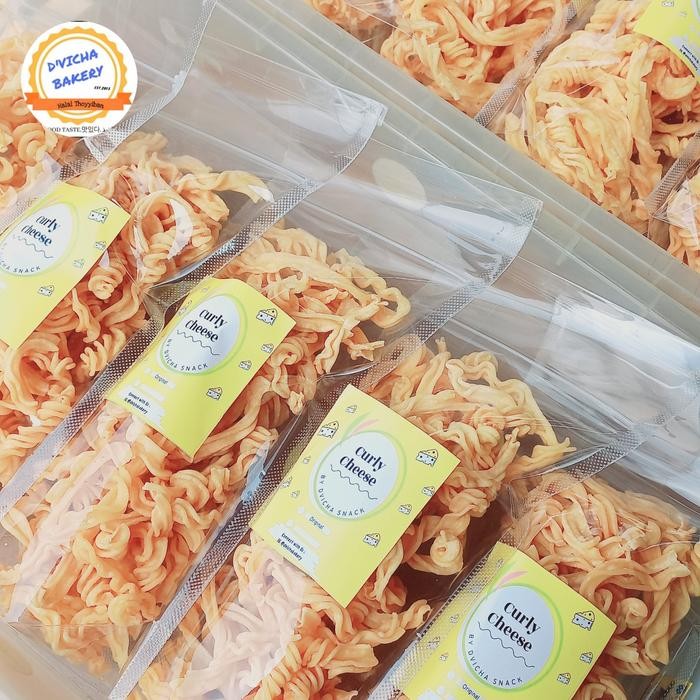 

curly cheese keju by DvichaBakery