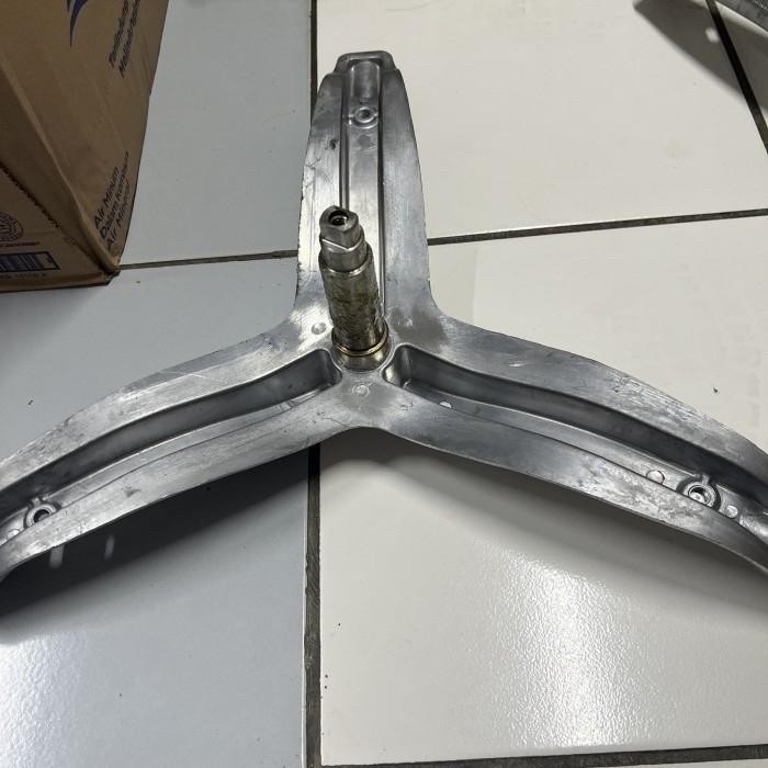 Segitiga mesin cuci Electrolux EWF85747 EWF10843 EWF85743