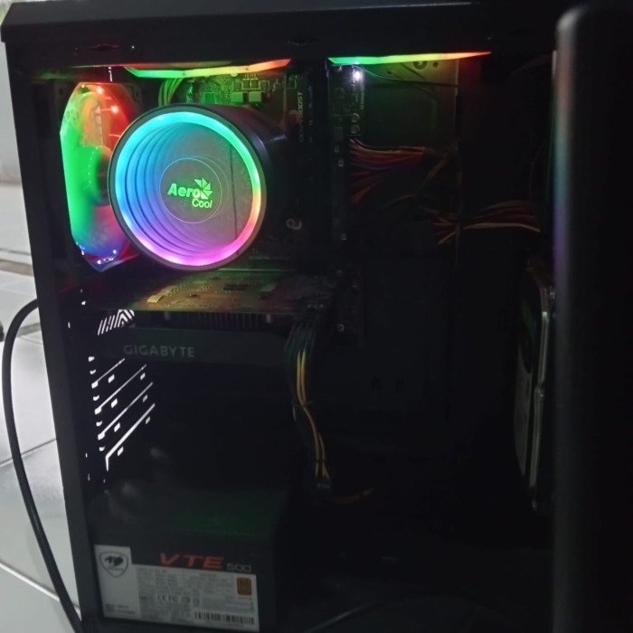 pc gaming rakitan full set bekas