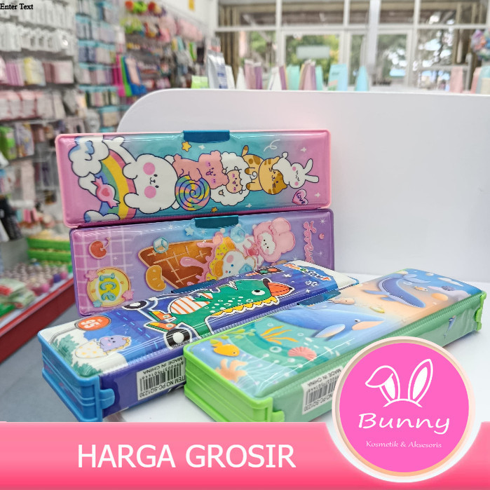 

Tempat Pensil Magnet Karakter 2 Sisi – Tempat Alat Tulis Anak Lucu dan Fungsional Harga Grosir Bisa Cod