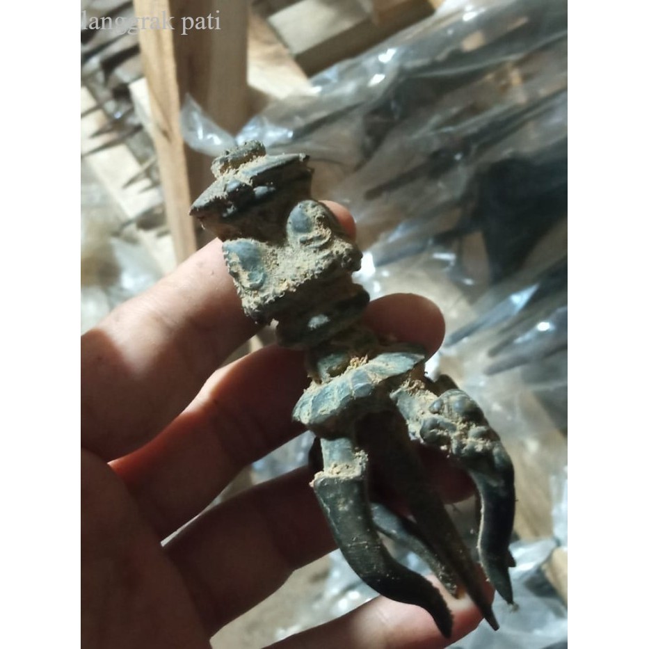 fragmen vajra sepuh kabudan ori temuan di kutai bk sengkelat majapahit mataram kartosuro kartasura S