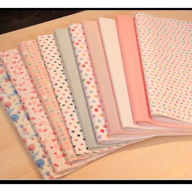

kertas kado motif+kartu ucapan (untuk souvenir) motif random