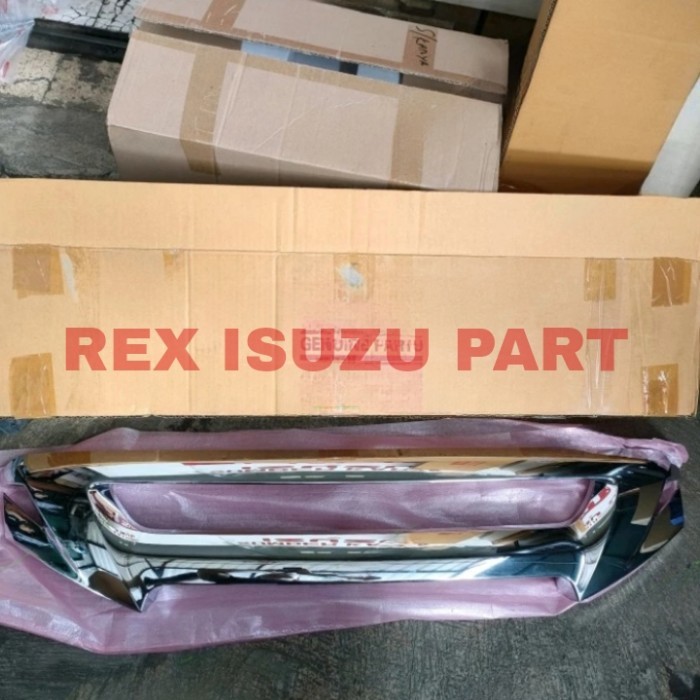 Grill grille gril radiator Isuzu MUX ORIGINAL