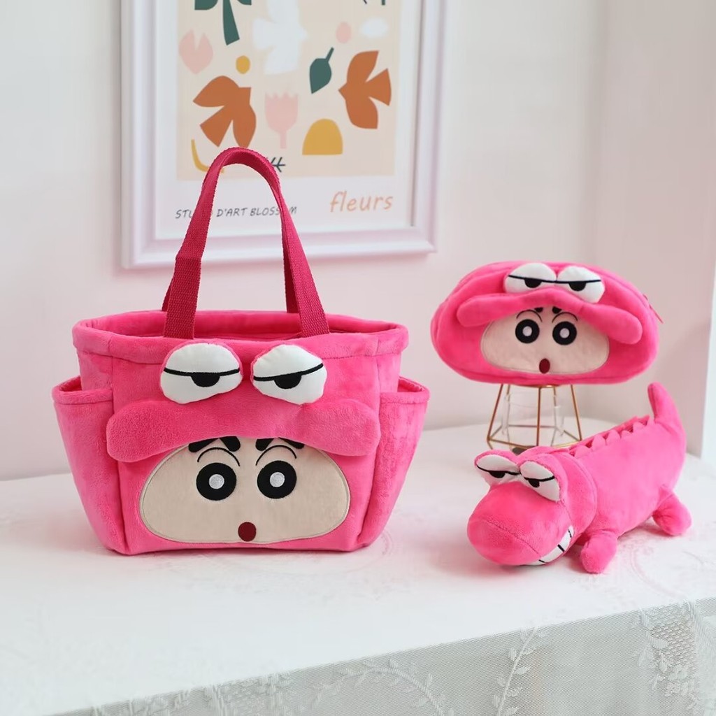 

Cartoon Crayon Shin-Chan Crocodile Series Bags Pink Plush Handheld Bento Bags Kawaii Doll Student Pencil Case Girls Cosmetic Bag