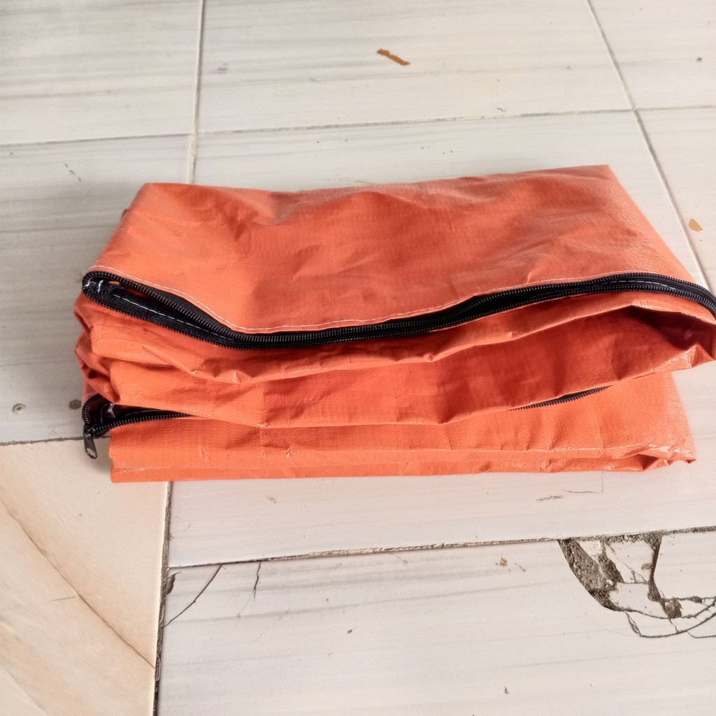 Tas Kurir Motor Serbaguna Resleting Jumbo Terpal Tebal ORANYE Anti Air
Tas Karung Kurir Terpal Oren 