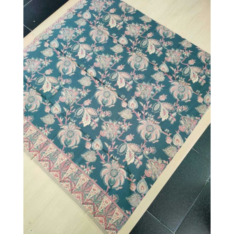 Kain Batik Solo motif bunga