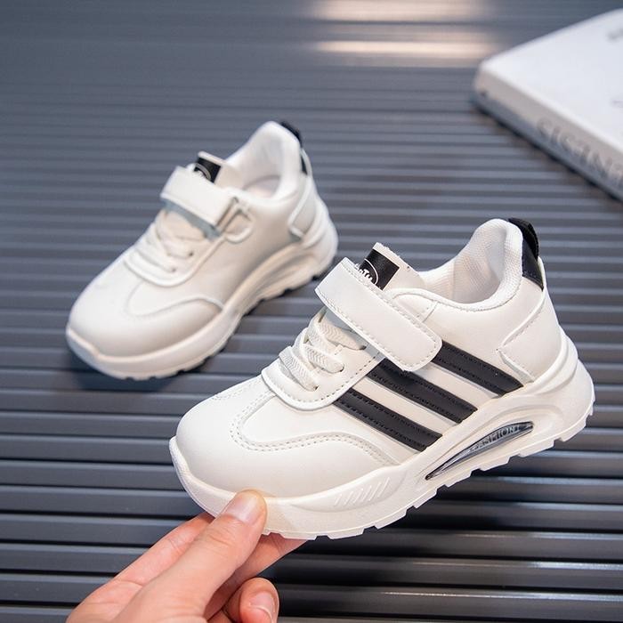 Terlaris  -LVR SIZE 26-37 FREE BOX Sepatu Sport Anak Sepatu Olahraga Anak LV0588 - Hitam, 28